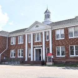 Building on East Broad